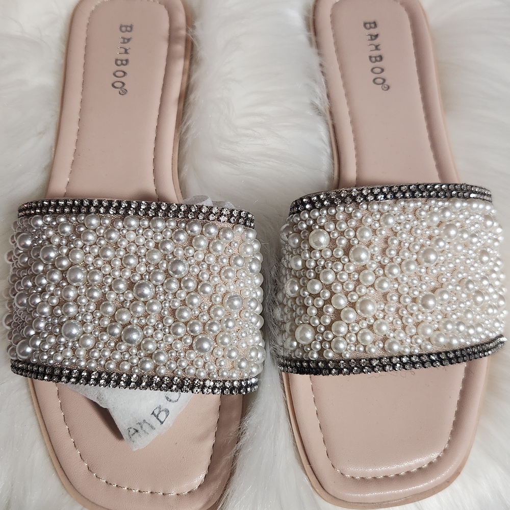 Bamboo Women's Pearl Embellished Slide Sandals - Cream